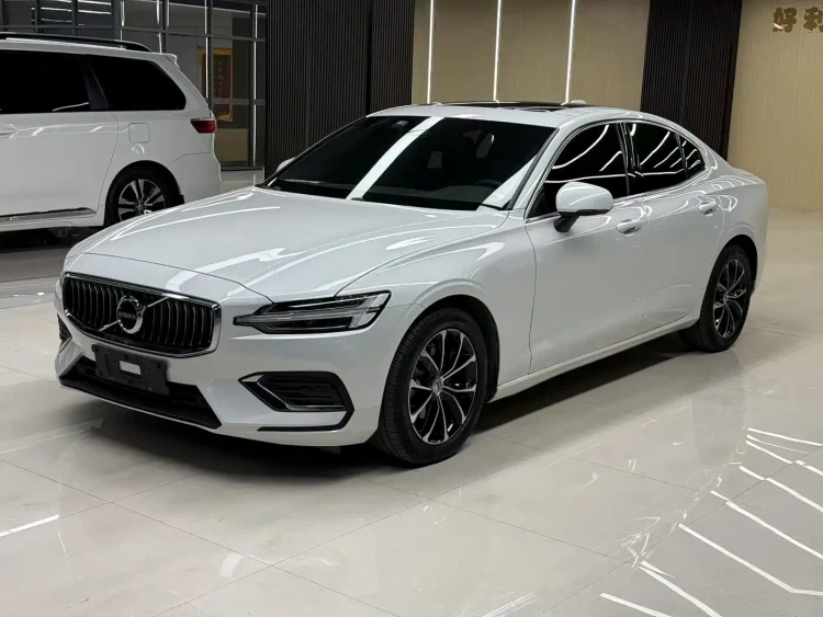 Volvo S60 2022 B4 Smart Vision Sport Edition