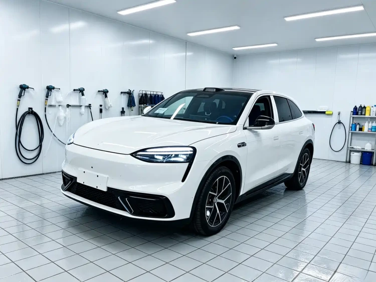 AITO Wenjie AITO M6