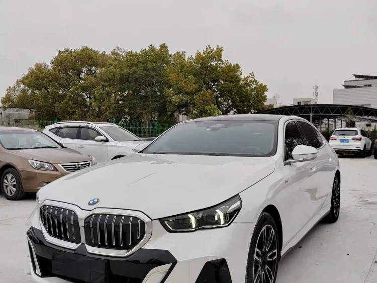 BMW 5 Series 2025 530Li xDrive M Sport Package