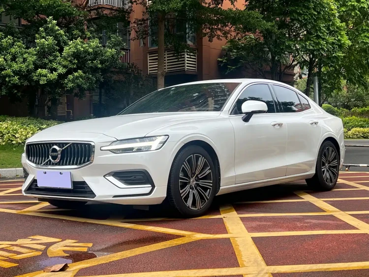 Volvo S60 2020 T4 Momentum Sport Edition