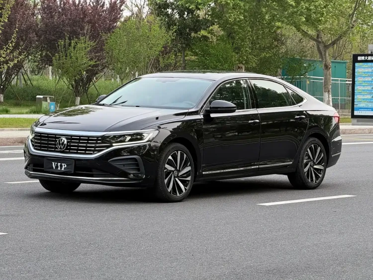 Volkswagen Passat 2025 Outstanding 380TSI Starlight Dragon Soaring Edition
