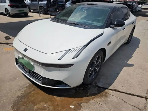 Lynk &amp; Co 10 EM-P 2025 Model 120km Base Version