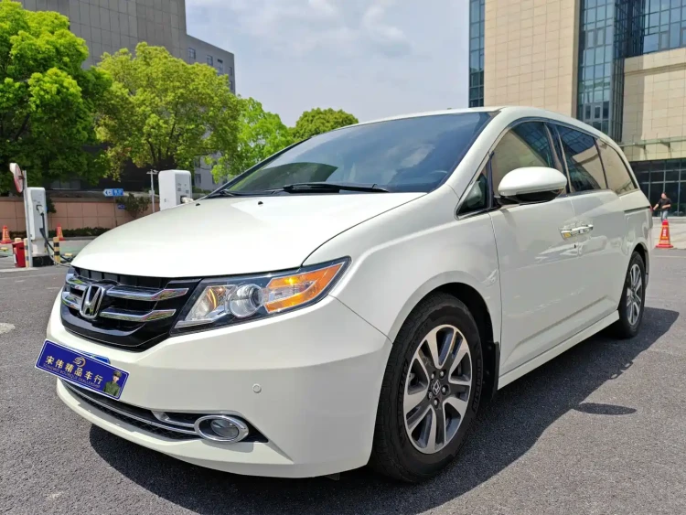 Honda Odyssey (Import) 2015 Special Edition