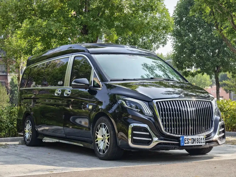 Mercedes-Benz Vito 2023 2.0T Business 7-Seater