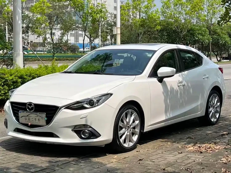 Mazda Mazda3 Axela 2014 Sedan 2.0L Automatic Flagship