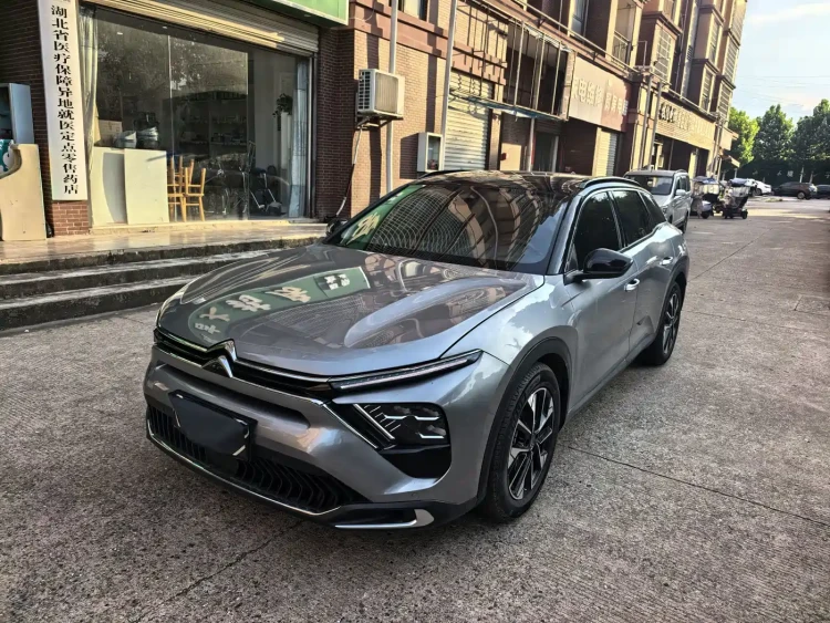 Citroën Versailles C5 X 2024 1.6T Momentum Extraordinary