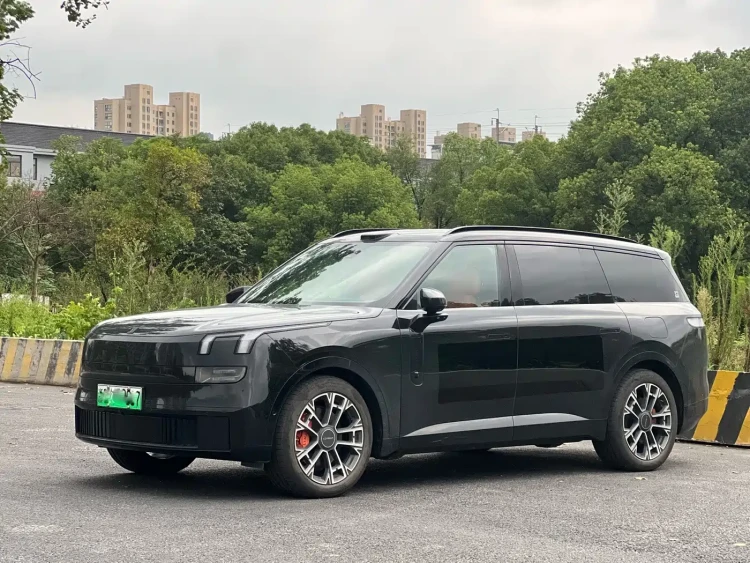 Lynk & Co 900 2025 1.5T Ultra