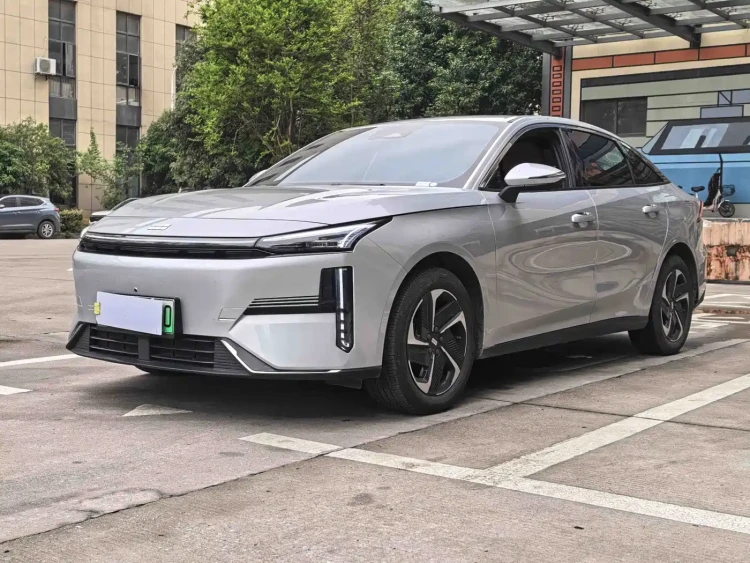 Geely Galaxy Galaxy L6 2025 EM-i 140km Explorer+ Edition