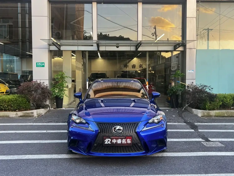Lexus IS 2015 200t F SPORT