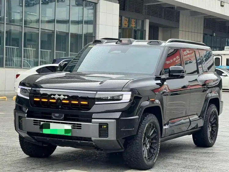 Fang Cheng Bao Leopard 8 2025 Zhiyong Flagship 6-Seater