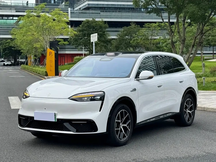 AITO Wenjie AITO M6