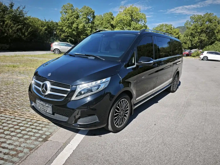 Mercedes-Benz V-Class 2017 Model V 260 L Premium Extended Edition