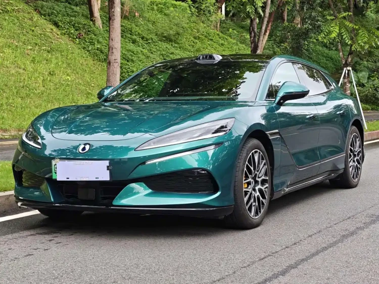 Denza Z9GT 2026 Model Flash Charge Honor Edition