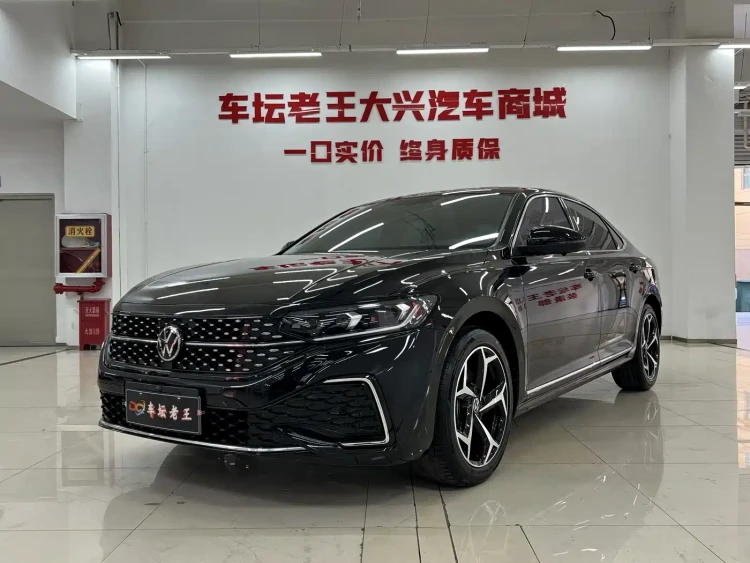 Volkswagen Passat 2026 Outstanding Edition 380TSI Starlight Dragon Glory Version