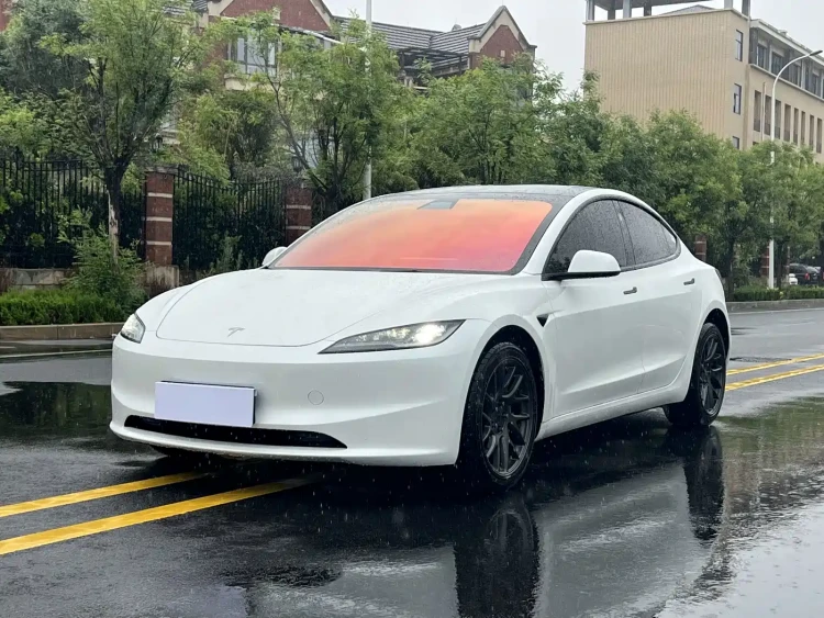 Tesla Model 3 2025 Long Range All-Wheel Drive