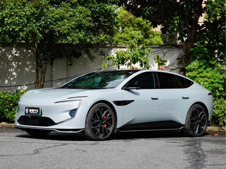 Avatr 12 2023 650 Triple Laser AWD Performance Edition