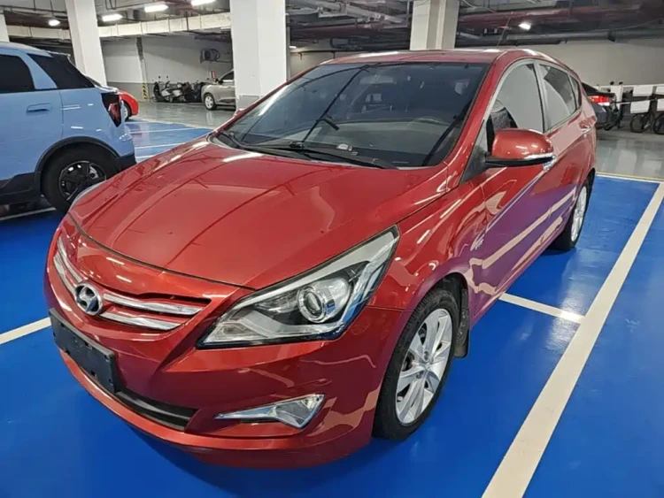 Hyundai Reina 2014 Model 1.6L Automatic TOP