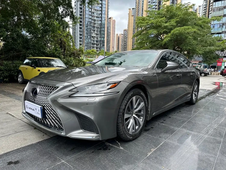 Lexus LS 2018 500h Excellence Edition China V