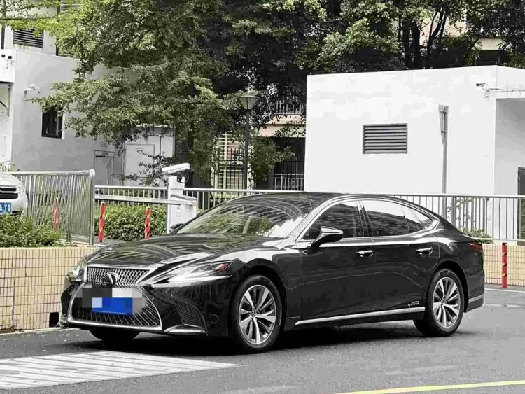 Lexus LS 2020 500h Excellence (China VI)