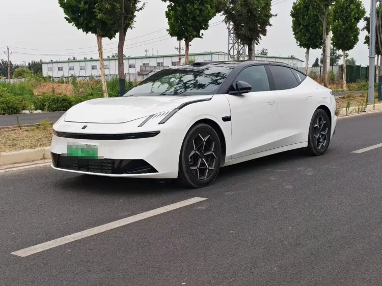 Lynk & Co 10 EM-P 2025 240km Base
