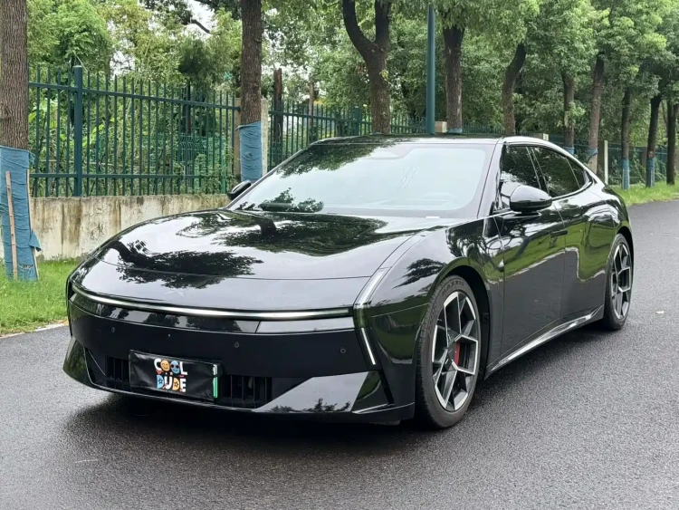 XPeng P7