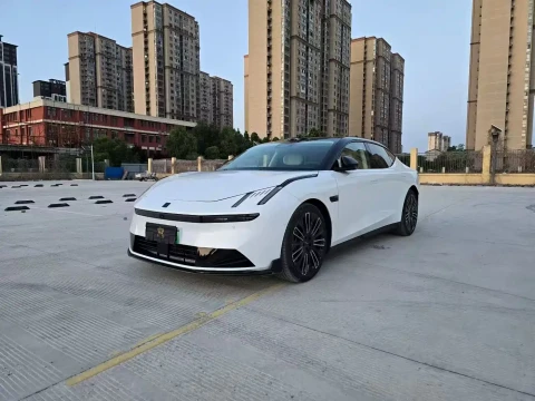 Lynk &amp; Co 10 EM-P 2025 Facelift 240 AWD Ultra Sport Edition