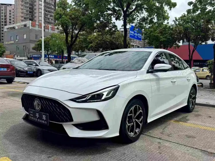 MG MG5 2021 Facelift 180DVVT CVT Youth Luxury Edition
