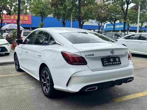 MG MG5 2021 Facelift 180DVVT CVT Youth Luxury Edition