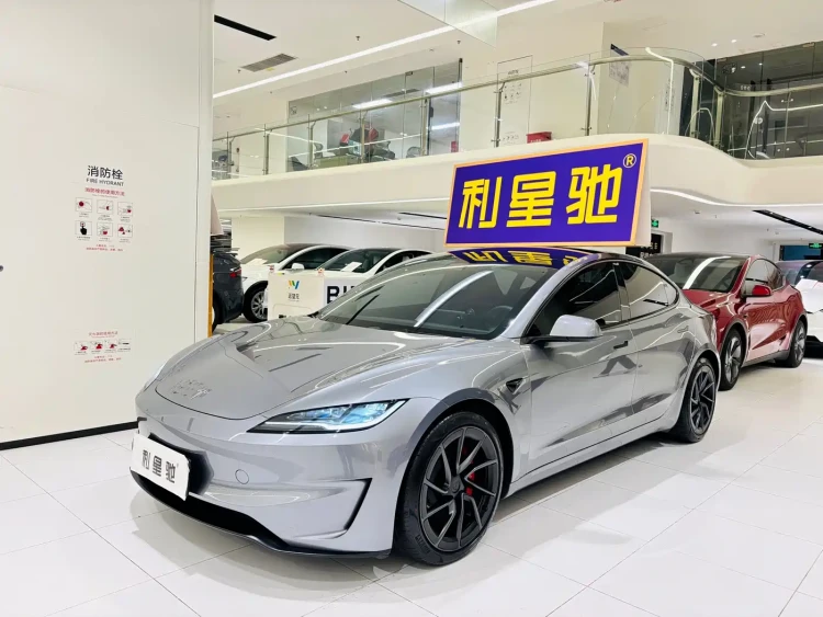 Tesla Model 3 2024 High-Performance All-Wheel Drive Edition