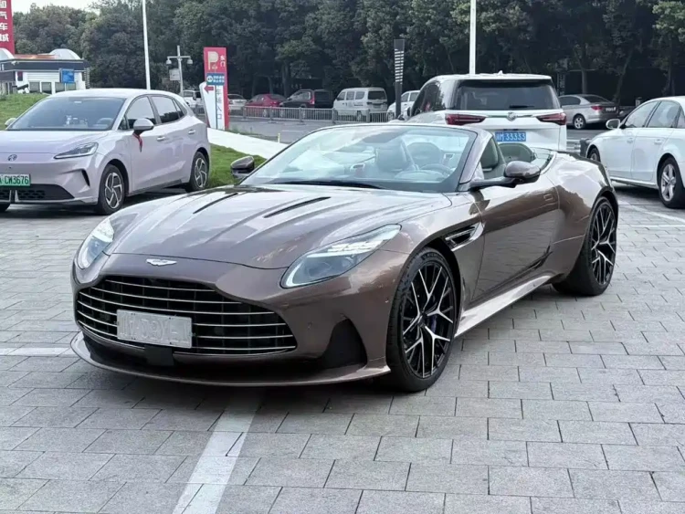 Aston Martin DB12 2025 4.0T V8 Volante