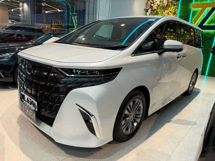 Toyota Alphard 2025 Hybrid 2.5L Ultimate Gold Edition