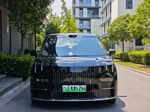 ZEEKR 009 2024 6-seat Executive AWD 108kWh